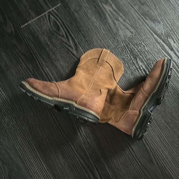 NWOB? NEW MENS WOLVERINE ANTHEM WELL BROWN W02288 WATERPROOF BOOTS 8 ?